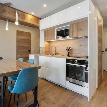 Ski-in Ski-out Fully Renovated With Panoramic Views Апартаменты *