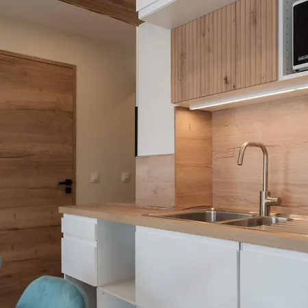 Ski-in Ski-out Fully Renovated With Panoramic Views *